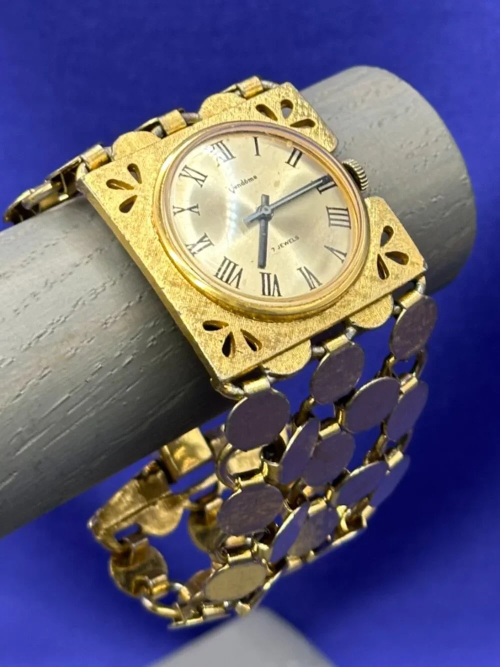 VTG Vendome Analog Watch 7-Jewel Wind-Up